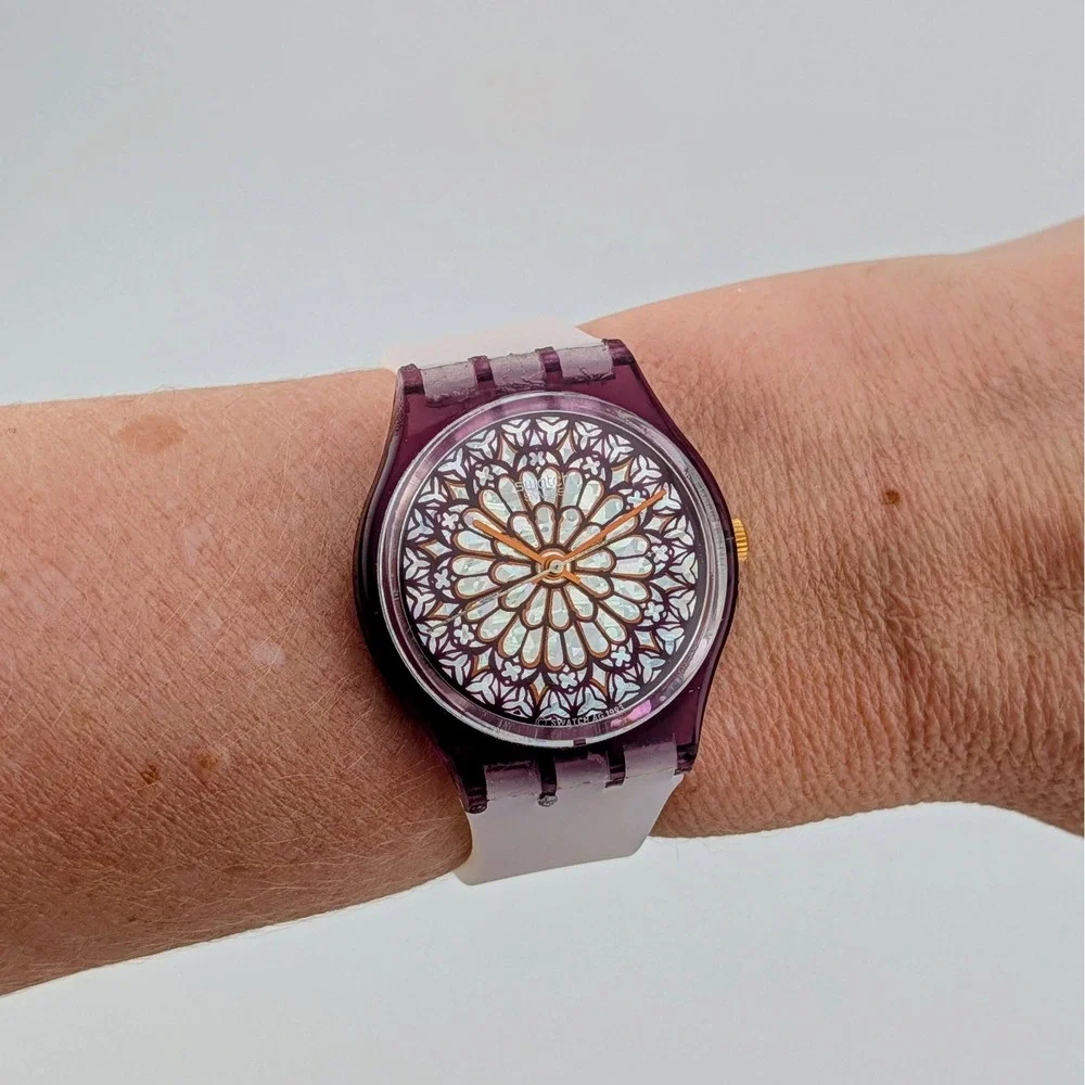 Vintage 1994 Swatch Gent Quasimodo GV108 Notre Dame Stained Glass 34mm Watch